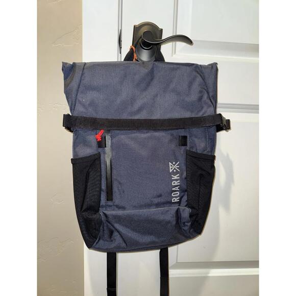 NEW Roark Passenger 27L 2.0 Backpack, Travel Day Pack with Laptop Storage Blue - Picture 3 of 9